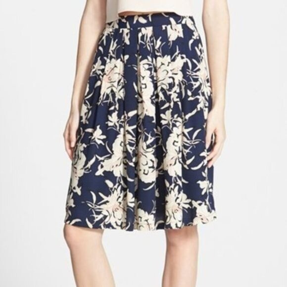 ASTR Skirt A-Line‎ Navy Floral Print Knee Length Women's Size S Blue Cream - Picture 1 of 12